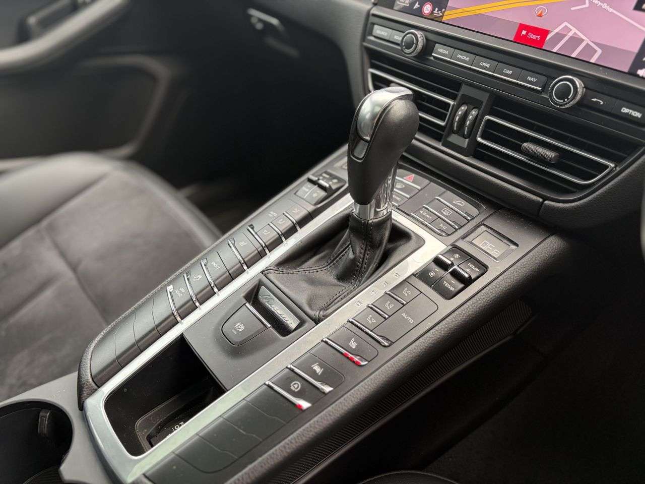 2021 PORSCHE MACAN 2021 PORSCHE MACAN