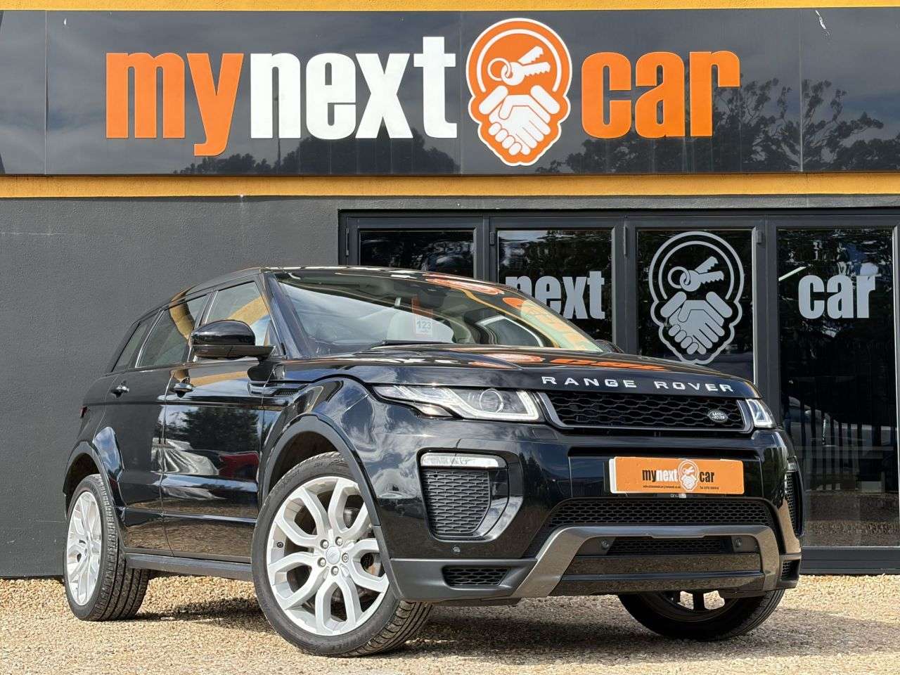 A 2016 LAND ROVER RANGE ROVER EVOQUE 2.0 TD4 HSE Dynamic SUV 5dr Diesel Auto 4WD Euro 6 (s/s) (180 ps) DAB Digit A 2016 LAND ROVER RANGE ROVER EVOQUE 2.0 TD4 HSE Dynamic SUV 5dr Diesel Auto 4WD Euro 6 (s/s) (180 ps) DAB Digit