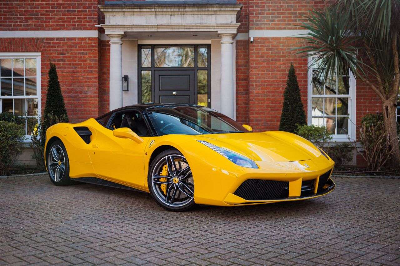 2018 FERRARI 488 2018 FERRARI 488
