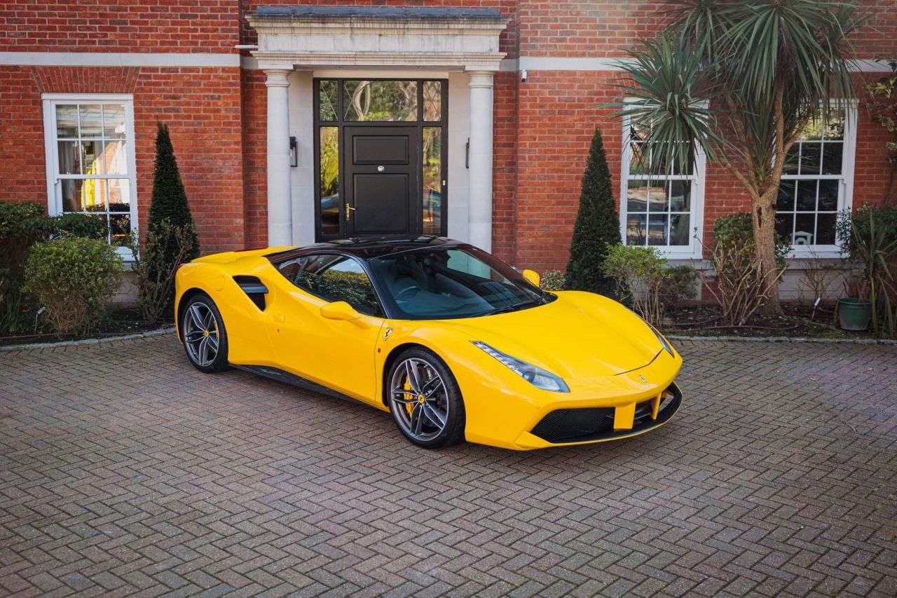 2018 FERRARI 488 2018 FERRARI 488