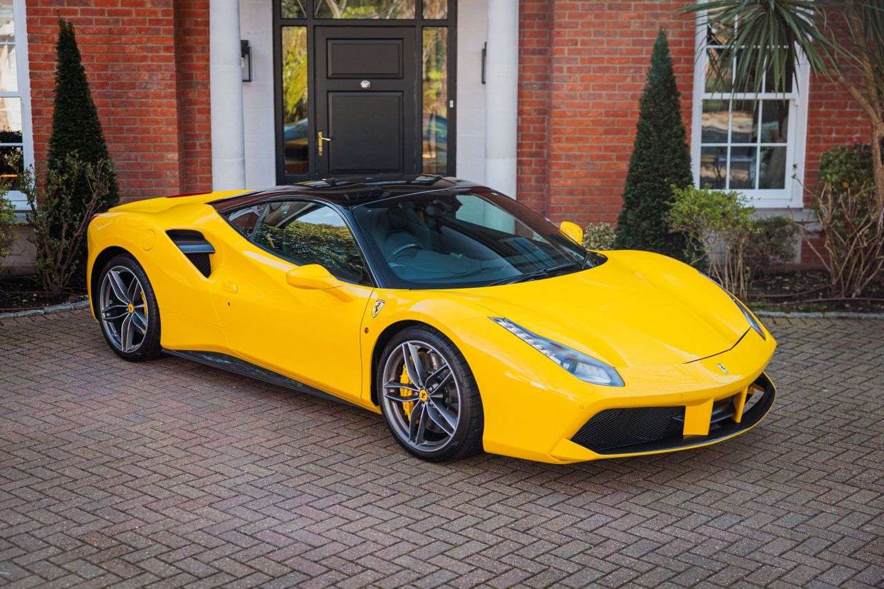 2018 FERRARI 488 2018 FERRARI 488