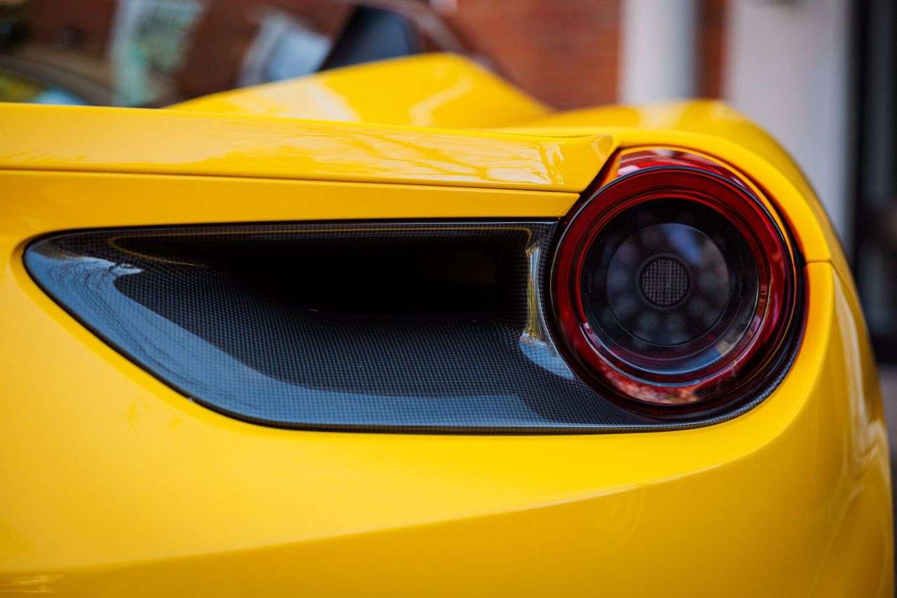 2018 FERRARI 488 2018 FERRARI 488