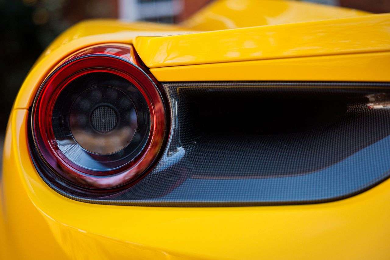 2018 FERRARI 488 2018 FERRARI 488