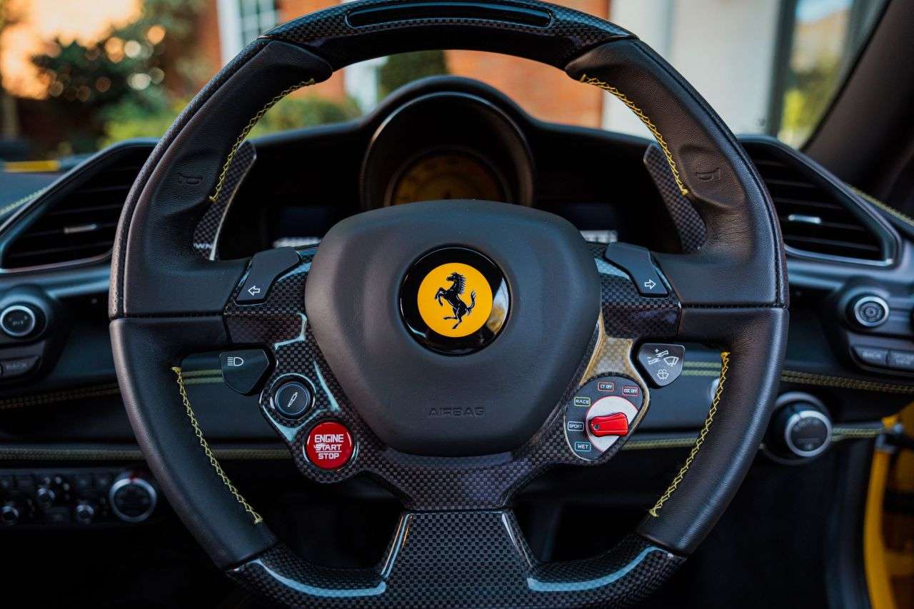 2018 FERRARI 488 2018 FERRARI 488
