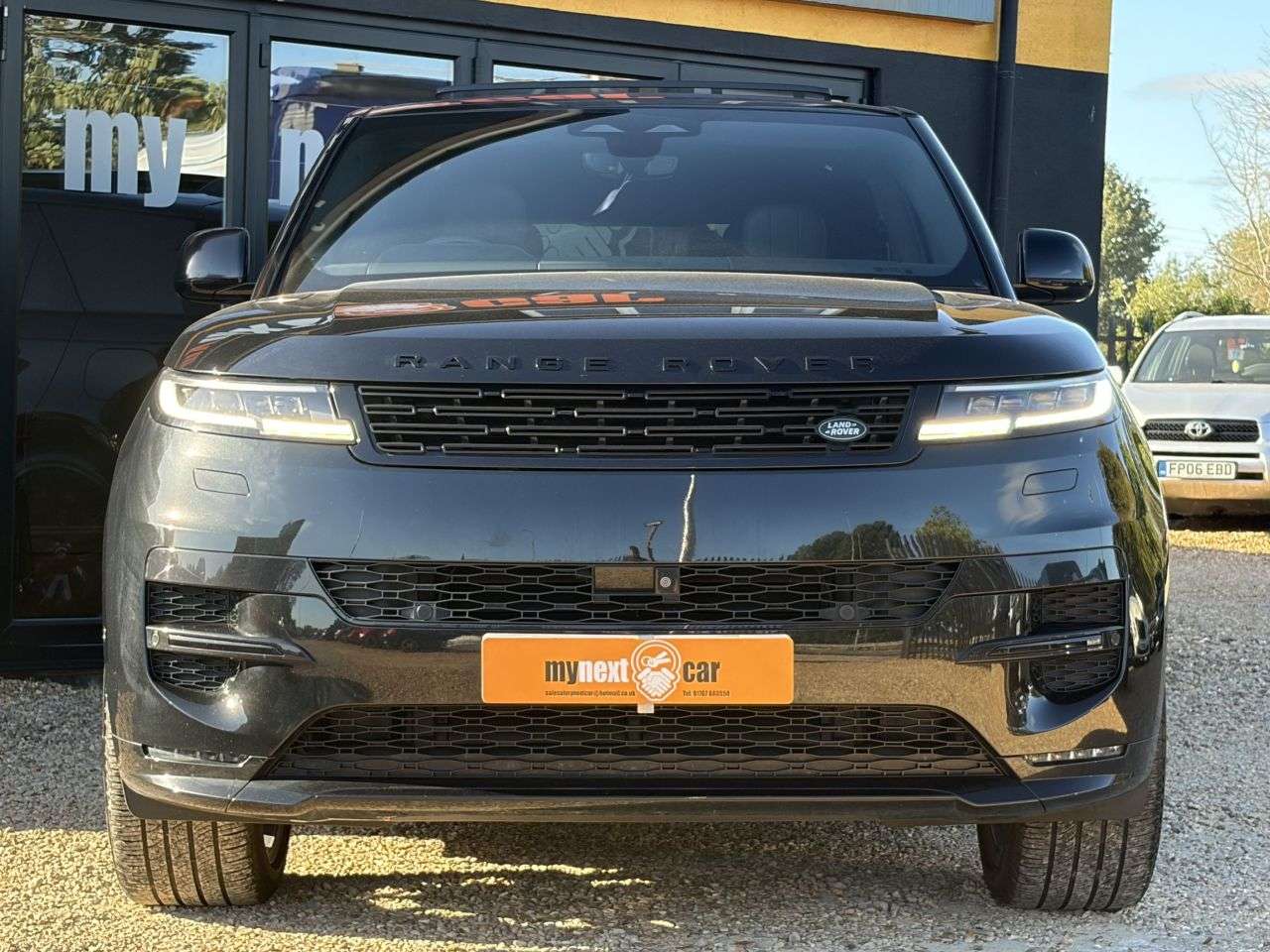 A 2023 LAND ROVER RANGE ROVER SPORT 3.0 D300 MHEV Dynamic SE SUV 5dr Diesel Auto 4WD Euro 6 (s/s) (300 ps) FINI A 2023 LAND ROVER RANGE ROVER SPORT 3.0 D300 MHEV Dynamic SE SUV 5dr Diesel Auto 4WD Euro 6 (s/s) (300 ps) FINI