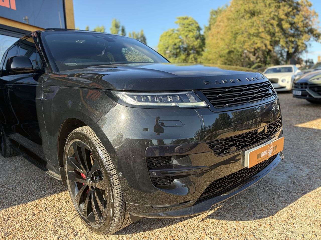 A 2023 LAND ROVER RANGE ROVER SPORT 3.0 D300 MHEV Dynamic SE SUV 5dr Diesel Auto 4WD Euro 6 (s/s) (300 ps) FINI A 2023 LAND ROVER RANGE ROVER SPORT 3.0 D300 MHEV Dynamic SE SUV 5dr Diesel Auto 4WD Euro 6 (s/s) (300 ps) FINI