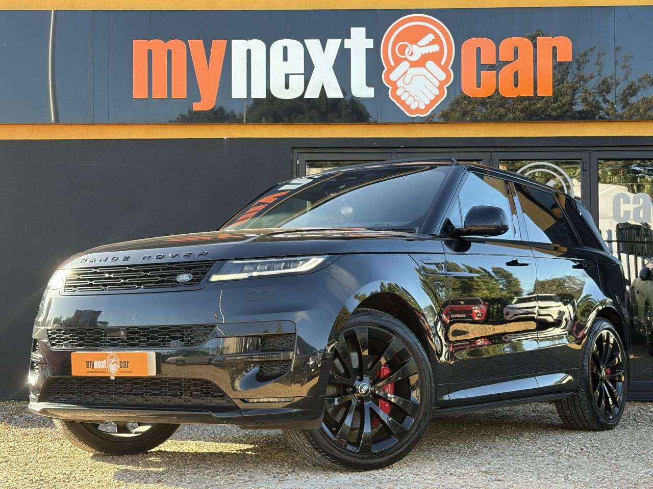 A 2023 LAND ROVER RANGE ROVER SPORT 3.0 D300 MHEV Dynamic SE SUV 5dr Diesel Auto 4WD Euro 6 (s/s) (300 ps) FINI A 2023 LAND ROVER RANGE ROVER SPORT 3.0 D300 MHEV Dynamic SE SUV 5dr Diesel Auto 4WD Euro 6 (s/s) (300 ps) FINI