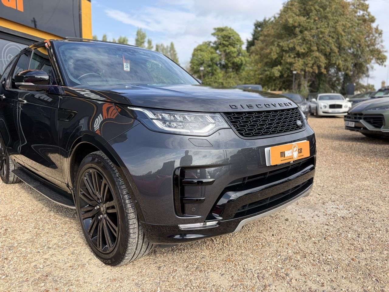 A 2020 LAND ROVER DISCOVERY 3.0 SD V6 HSE Luxury SUV 5dr Diesel Auto 4WD Euro 6 (s/s) (306 ps) Meridian A 2020 LAND ROVER DISCOVERY 3.0 SD V6 HSE Luxury SUV 5dr Diesel Auto 4WD Euro 6 (s/s) (306 ps) Meridian