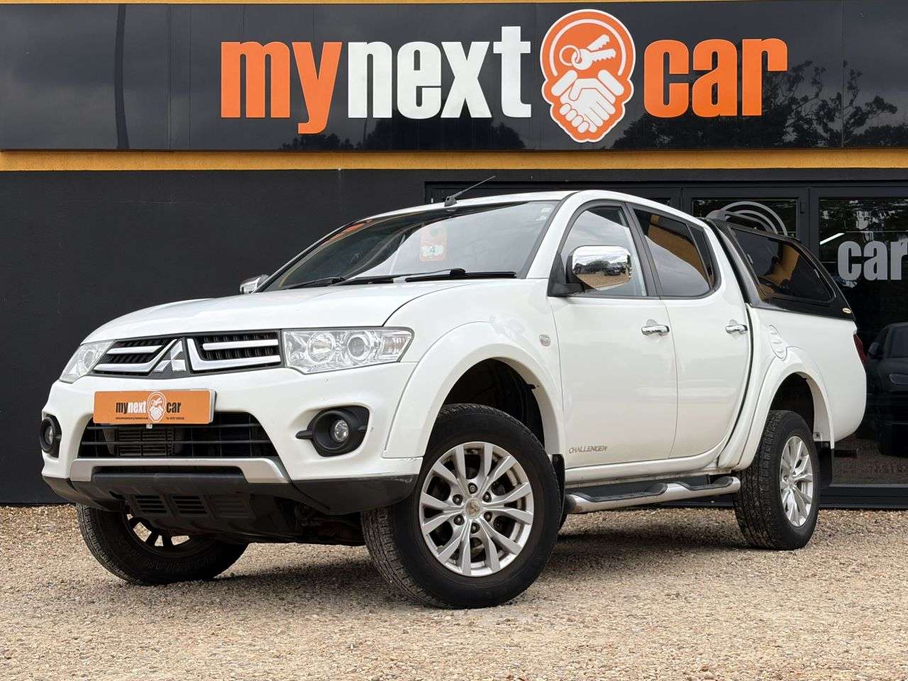 A 2015 MITSUBISHI L200 2.5 DI-D Challenger Pickup Double Cab 4dr Diesel Manual 4WD Euro 5 (LB) (17 A 2015 MITSUBISHI L200 2.5 DI-D Challenger Pickup Double Cab 4dr Diesel Manual 4WD Euro 5 (LB) (17