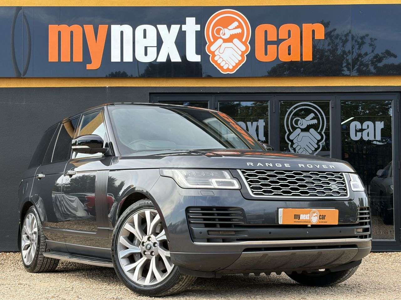 A 2019 LAND ROVER RANGE ROVER 2.0 P400e 12.4kWh GPF Vogue SE SUV 5dr Petrol Plug-in Hybrid Auto 4WD Euro A 2019 LAND ROVER RANGE ROVER 2.0 P400e 12.4kWh GPF Vogue SE SUV 5dr Petrol Plug-in Hybrid Auto 4WD Euro