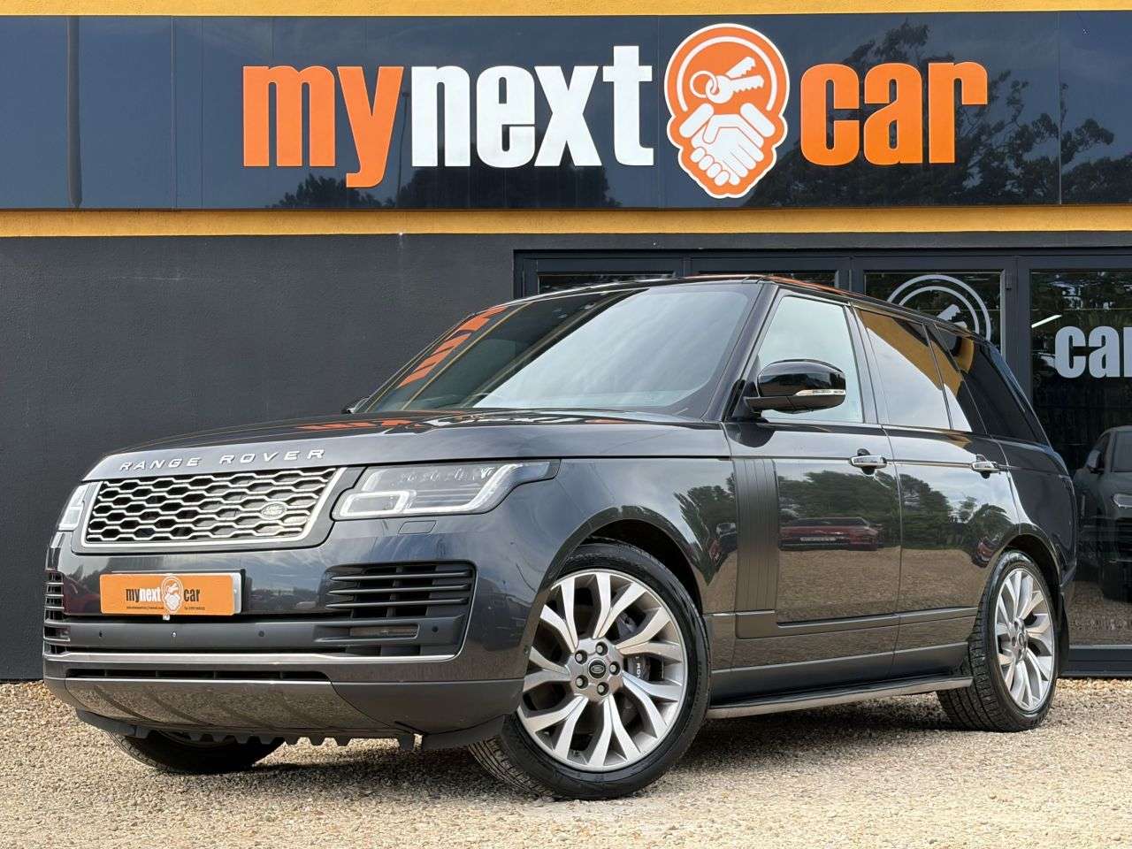 A 2019 LAND ROVER RANGE ROVER 2.0 P400e 12.4kWh GPF Vogue SE SUV 5dr Petrol Plug-in Hybrid Auto 4WD Euro A 2019 LAND ROVER RANGE ROVER 2.0 P400e 12.4kWh GPF Vogue SE SUV 5dr Petrol Plug-in Hybrid Auto 4WD Euro