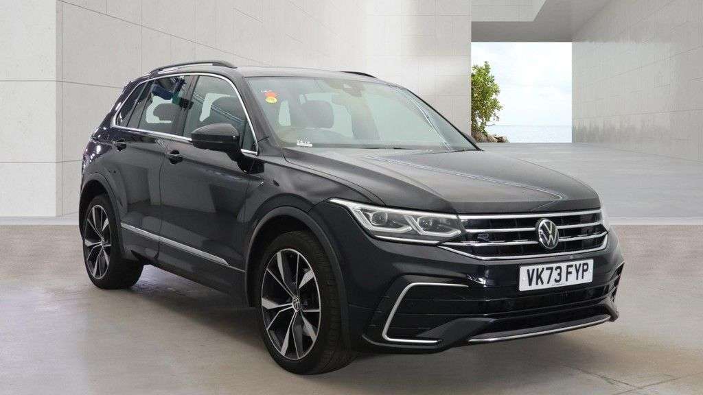 A 2023 VOLKSWAGEN TIGUAN 1.4 TSI 13kWh R-Line SUV 5dr Petrol Plug-in Hybrid DSG Euro 6 (s/s) (245 ps A 2023 VOLKSWAGEN TIGUAN 1.4 TSI 13kWh R-Line SUV 5dr Petrol Plug-in Hybrid DSG Euro 6 (s/s) (245 ps