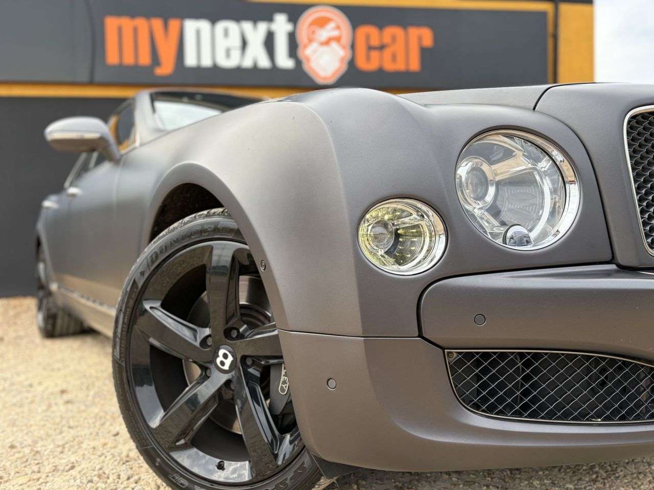 A 2015 BENTLEY MULSANNE 6.75 V8 Speed Saloon 4dr Petrol Auto Euro 6 (530 bhp) DARK GREY SATIN PAINT A 2015 BENTLEY MULSANNE 6.75 V8 Speed Saloon 4dr Petrol Auto Euro 6 (530 bhp) DARK GREY SATIN PAINT