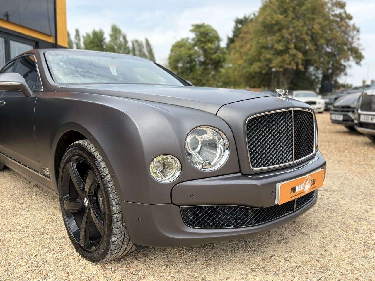 A 2015 BENTLEY MULSANNE 6.75 V8 Speed Saloon 4dr Petrol Auto Euro 6 (530 bhp) DARK GREY SATIN PAINT A 2015 BENTLEY MULSANNE 6.75 V8 Speed Saloon 4dr Petrol Auto Euro 6 (530 bhp) DARK GREY SATIN PAINT