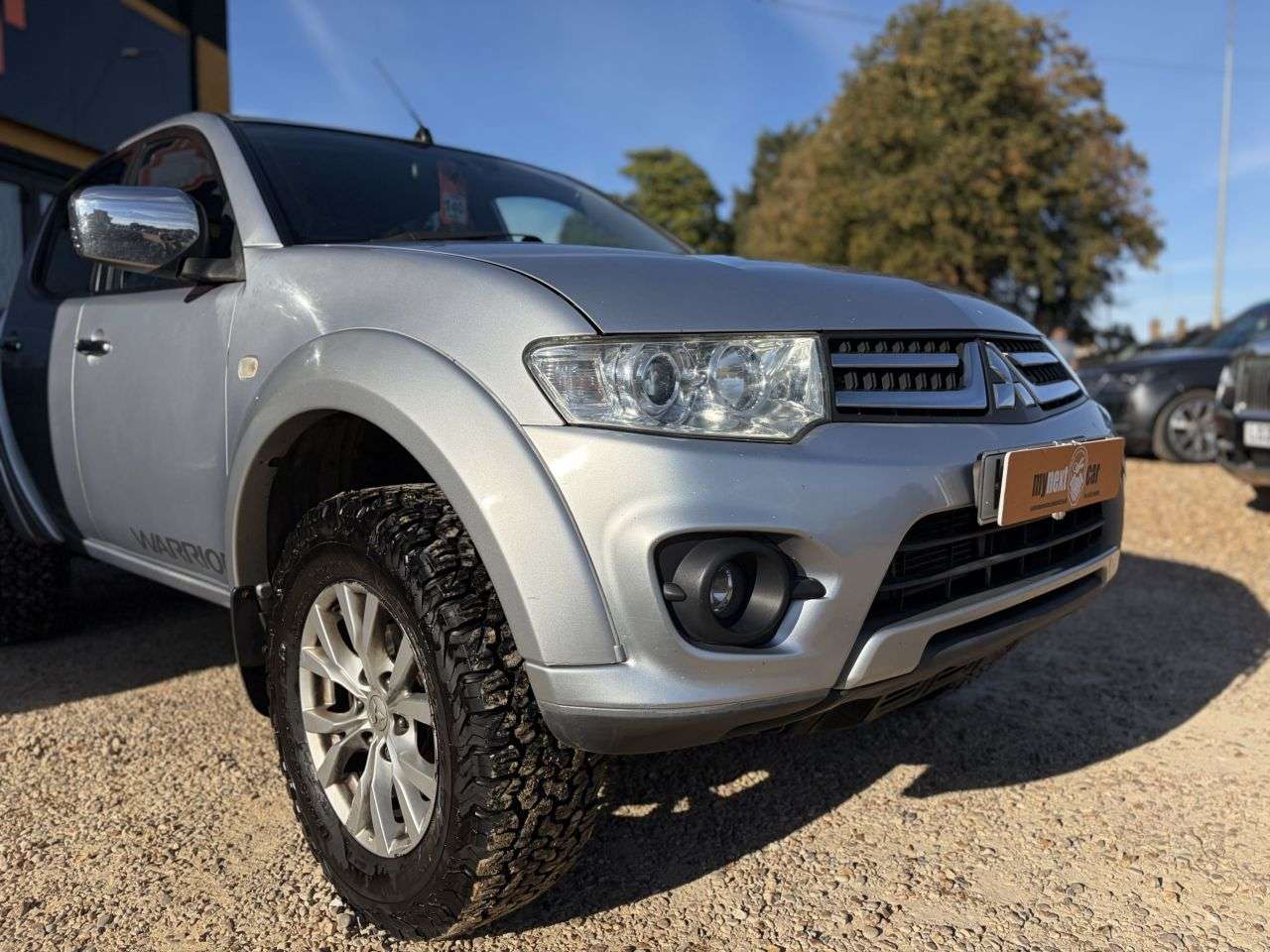 A 2015 MITSUBISHI L200 2.5 DI-D Warrior Pickup Double Cab 4dr Diesel Manual 4WD Euro 5 (LB) (175 p A 2015 MITSUBISHI L200 2.5 DI-D Warrior Pickup Double Cab 4dr Diesel Manual 4WD Euro 5 (LB) (175 p