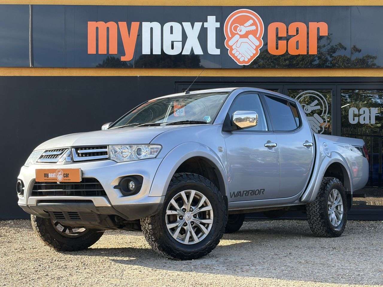 A 2015 MITSUBISHI L200 2.5 DI-D Warrior Pickup Double Cab 4dr Diesel Manual 4WD Euro 5 (LB) (175 p A 2015 MITSUBISHI L200 2.5 DI-D Warrior Pickup Double Cab 4dr Diesel Manual 4WD Euro 5 (LB) (175 p