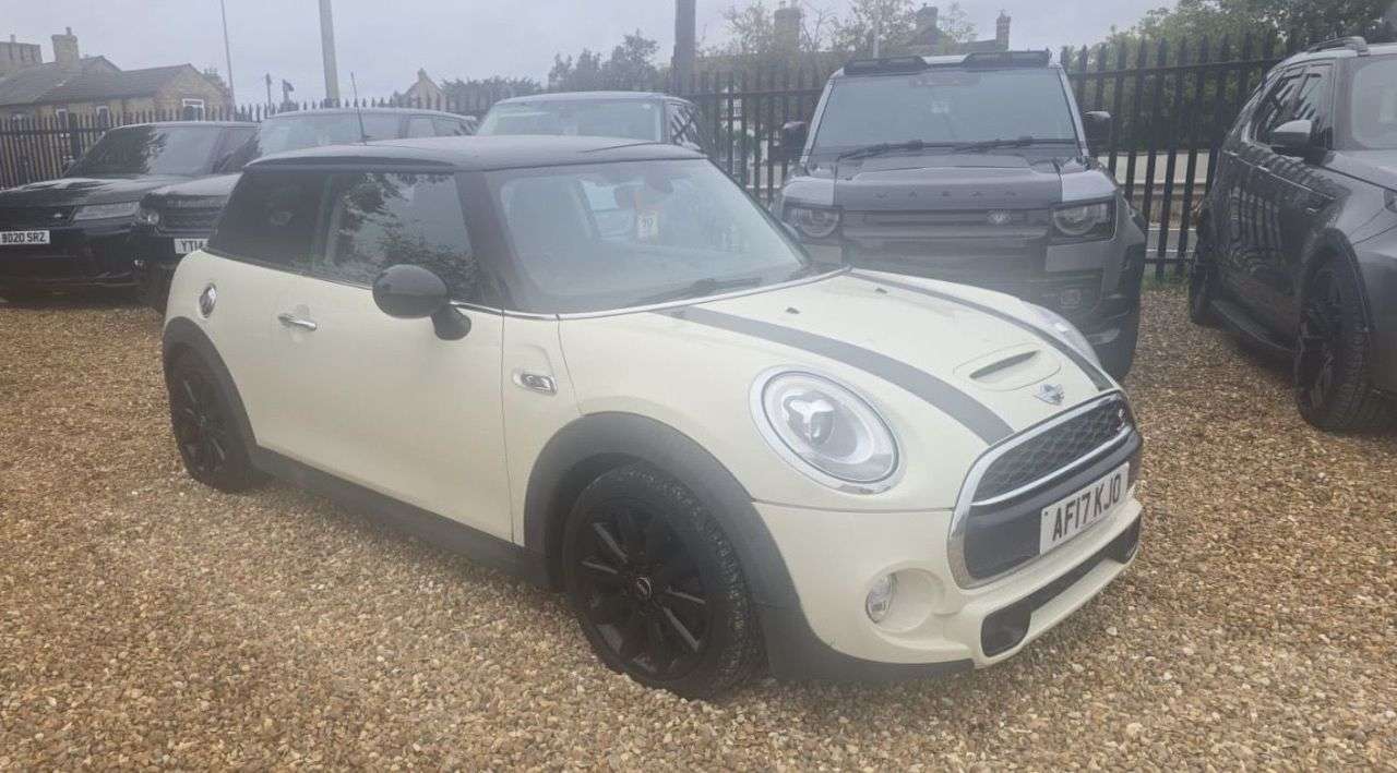 A 2017 MINI HATCH 2.0 Cooper S Hatchback 3dr Petrol Manual Euro 6 (s/s) (192 ps) CHILI PACK M A 2017 MINI HATCH 2.0 Cooper S Hatchback 3dr Petrol Manual Euro 6 (s/s) (192 ps) CHILI PACK M