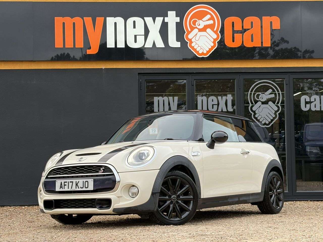 A 2017 MINI HATCH 2.0 Cooper S Hatchback 3dr Petrol Manual Euro 6 (s/s) (192 ps) CHILI PACK M A 2017 MINI HATCH 2.0 Cooper S Hatchback 3dr Petrol Manual Euro 6 (s/s) (192 ps) CHILI PACK M