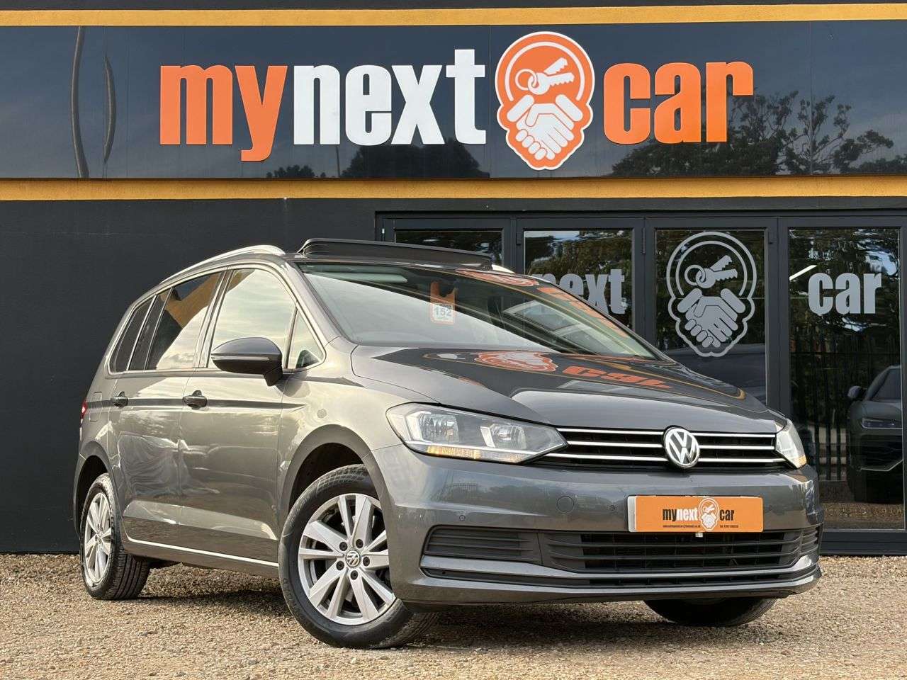 A 2020 VOLKSWAGEN TOURAN 2.0 TDI SE Family MPV 5dr Diesel Manual Euro 6 (s/s) (150 ps) 1 OWNER FROM A 2020 VOLKSWAGEN TOURAN 2.0 TDI SE Family MPV 5dr Diesel Manual Euro 6 (s/s) (150 ps) 1 OWNER FROM