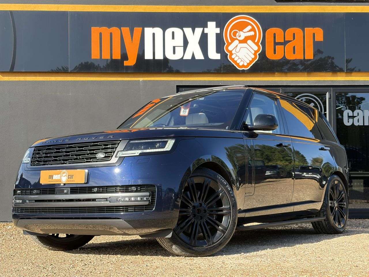 A 2022 LAND ROVER RANGE ROVER 4.4 P530 V8 Autobiography SUV 5dr Petrol Auto 4WD Euro 6 (s/s) (LWB, 7Seat) A 2022 LAND ROVER RANGE ROVER 4.4 P530 V8 Autobiography SUV 5dr Petrol Auto 4WD Euro 6 (s/s) (LWB, 7Seat)