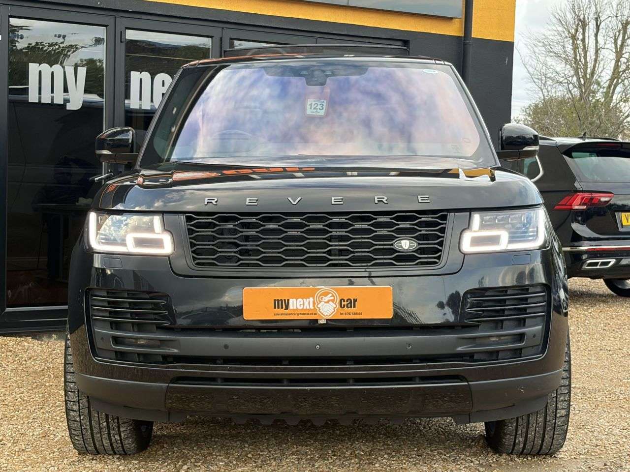 A 2018 LAND ROVER RANGE ROVER 4.4 SD V8 Autobiography SUV 5dr Diesel Auto 4WD Euro 6 (s/s) (339 ps) FULL A 2018 LAND ROVER RANGE ROVER 4.4 SD V8 Autobiography SUV 5dr Diesel Auto 4WD Euro 6 (s/s) (339 ps) FULL