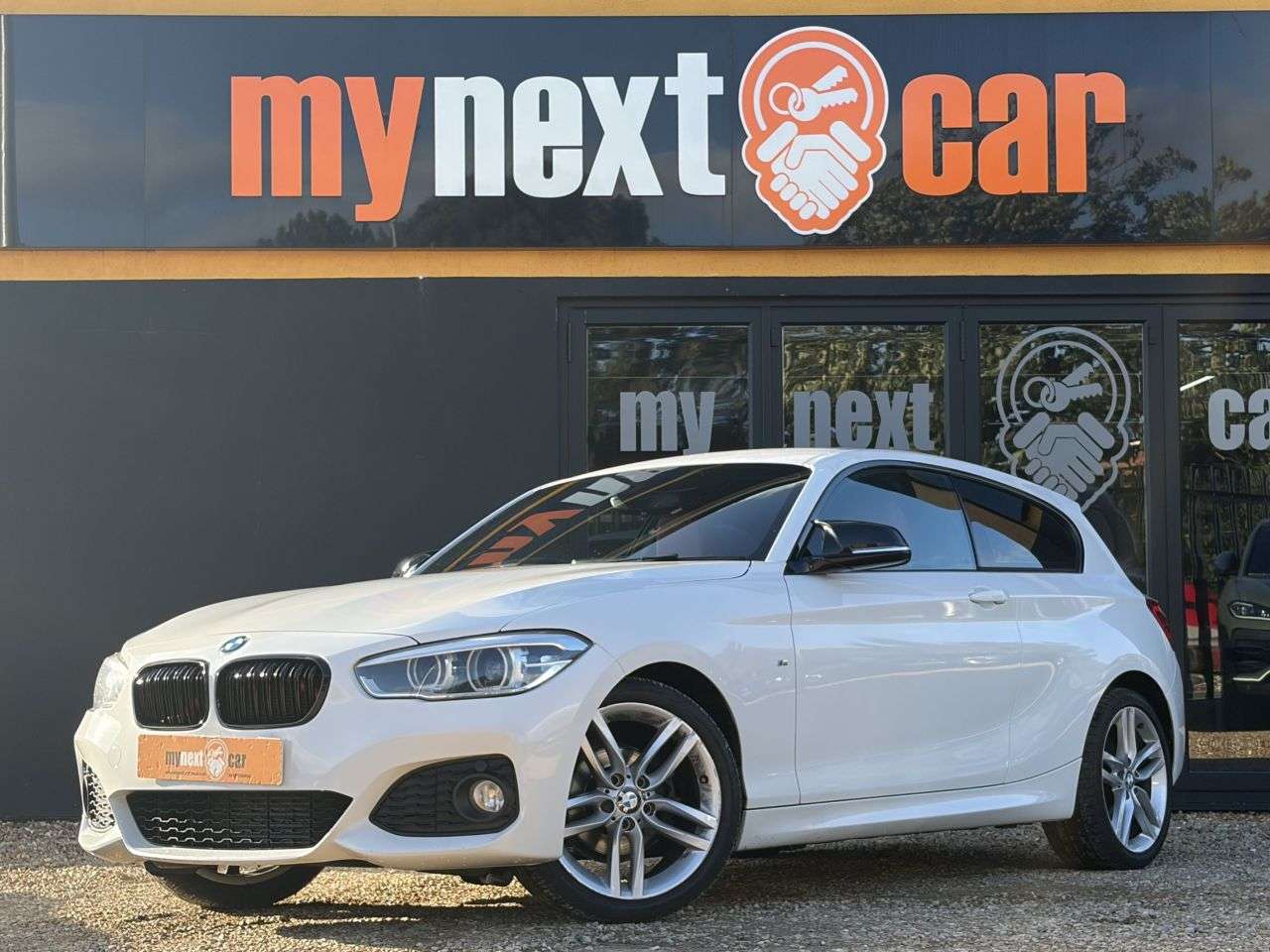 A 2016 BMW 1 SERIES 2.0 118d M Sport Hatchback 3dr Diesel Manual Euro 6 (s/s) (150 ps) ALPINE W A 2016 BMW 1 SERIES 2.0 118d M Sport Hatchback 3dr Diesel Manual Euro 6 (s/s) (150 ps) ALPINE W