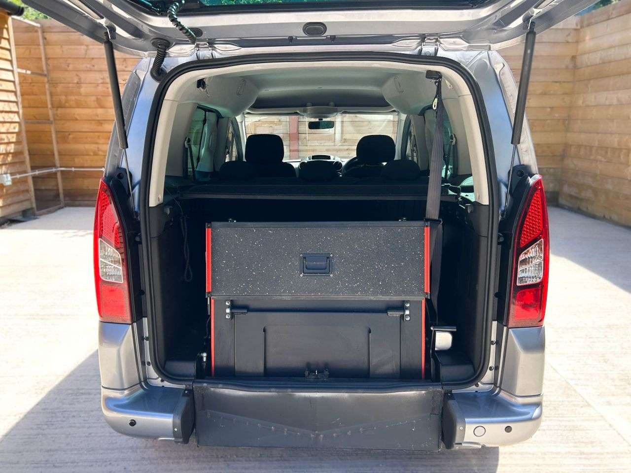 2017 PEUGEOT PARTNER TEPEE 2017 PEUGEOT PARTNER TEPEE