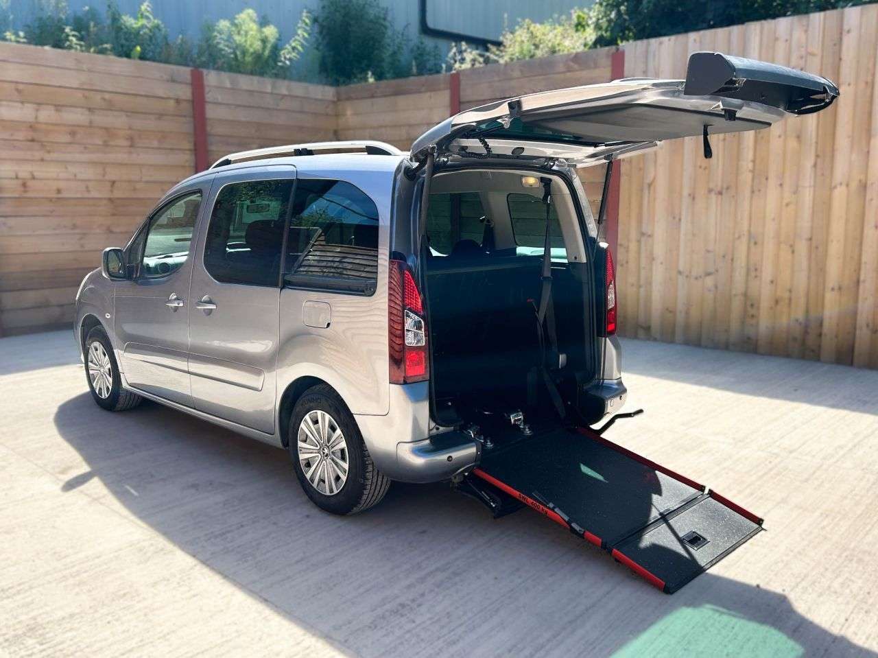 A 2017 PEUGEOT PARTNER TEPEE 5 Seat Auto Wheelchair Accessible Disabled Access Ramp Car A 2017 PEUGEOT PARTNER TEPEE 5 Seat Auto Wheelchair Accessible Disabled Access Ramp Car