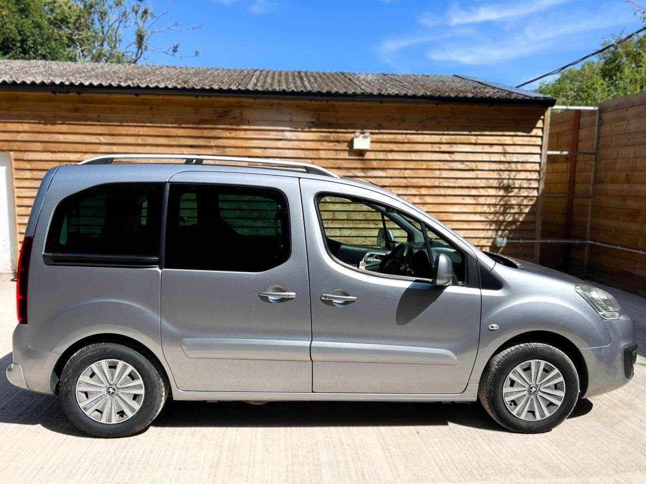 2017 PEUGEOT PARTNER TEPEE 2017 PEUGEOT PARTNER TEPEE