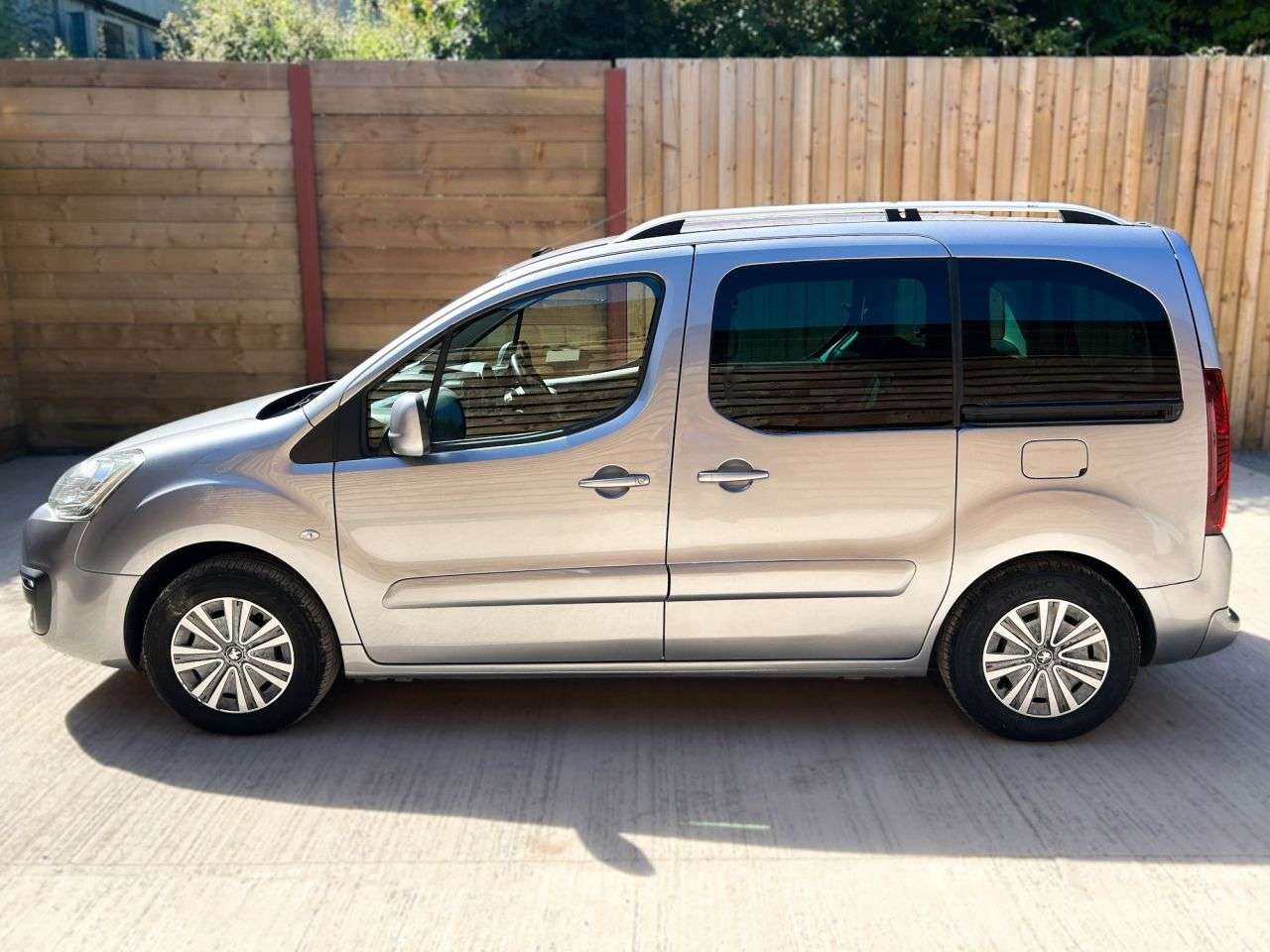 2017 PEUGEOT PARTNER TEPEE 2017 PEUGEOT PARTNER TEPEE