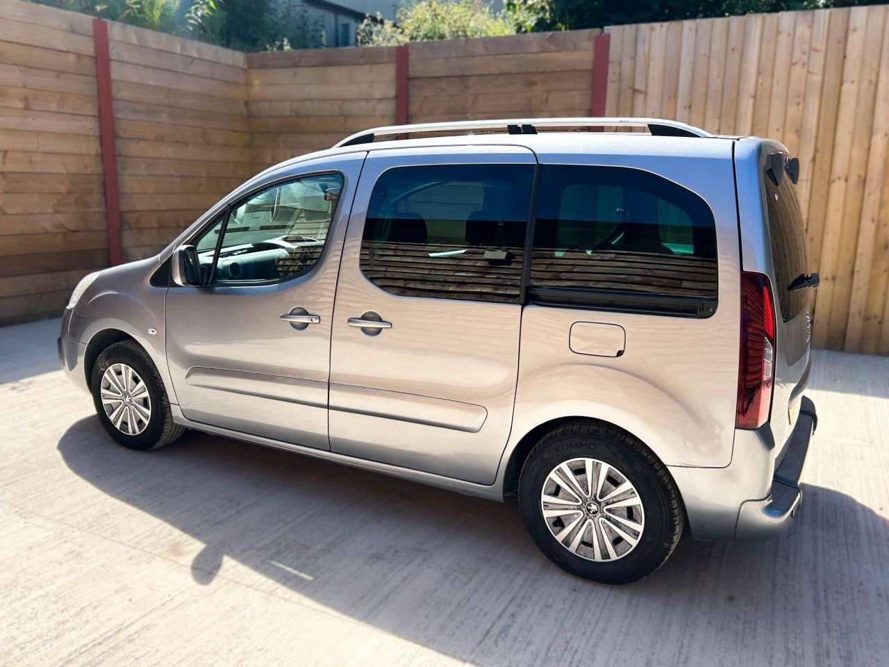 2017 PEUGEOT PARTNER TEPEE 2017 PEUGEOT PARTNER TEPEE
