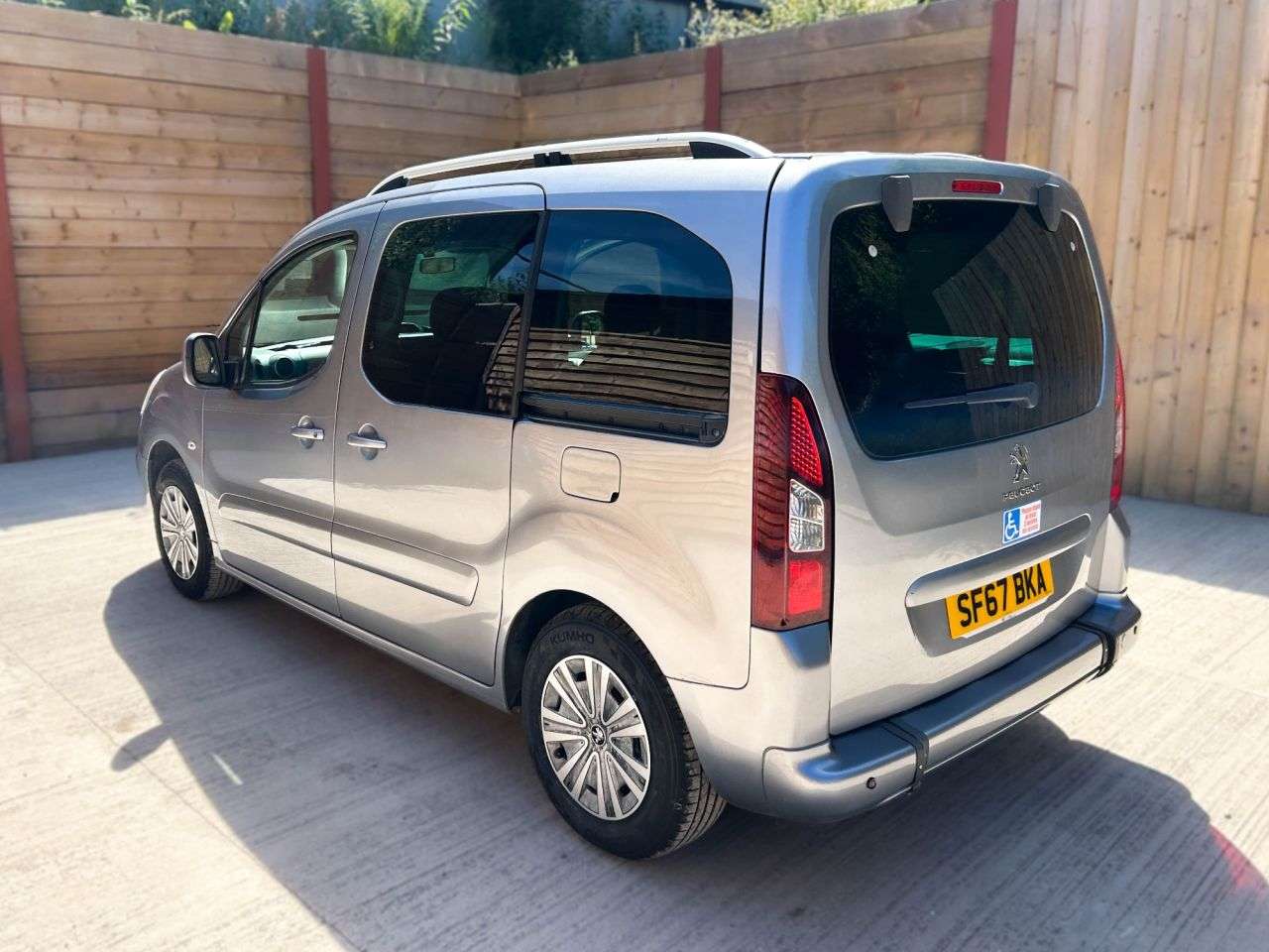 2017 PEUGEOT PARTNER TEPEE 2017 PEUGEOT PARTNER TEPEE