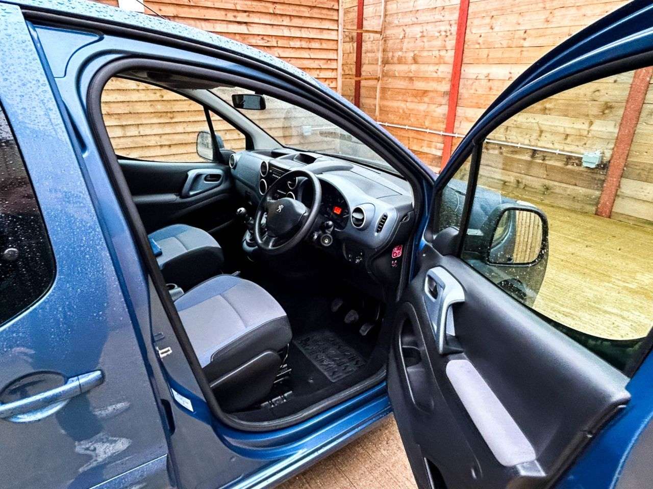 2015 PEUGEOT PARTNER TEPEE 2015 PEUGEOT PARTNER TEPEE