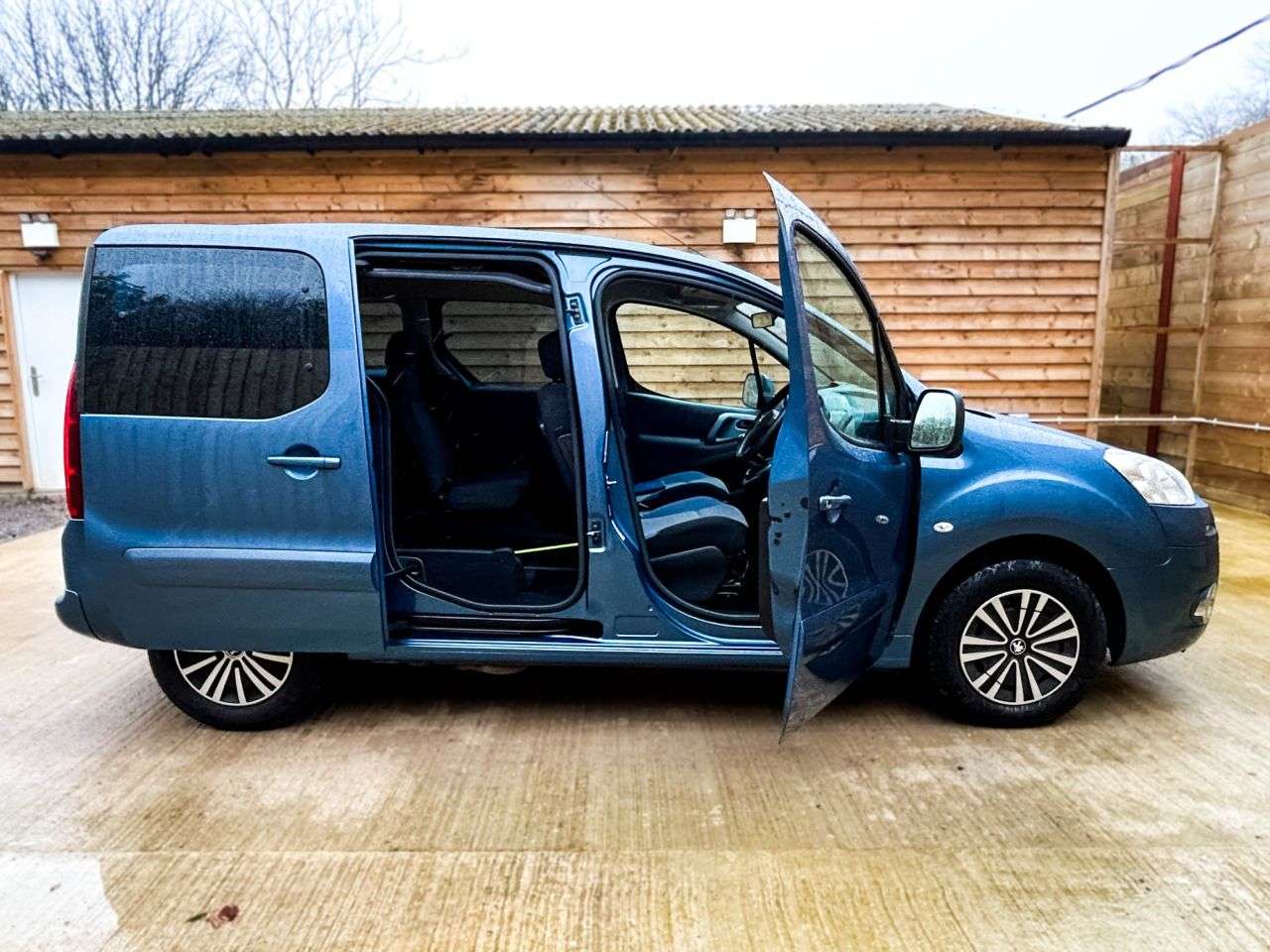 2015 PEUGEOT PARTNER TEPEE 2015 PEUGEOT PARTNER TEPEE