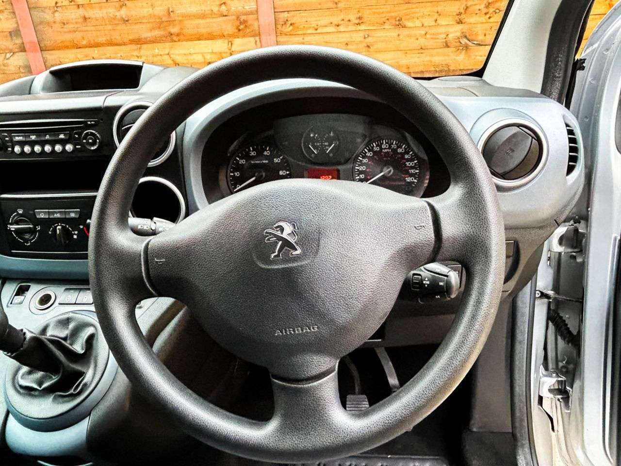 2015 PEUGEOT PARTNER TEPEE 2015 PEUGEOT PARTNER TEPEE