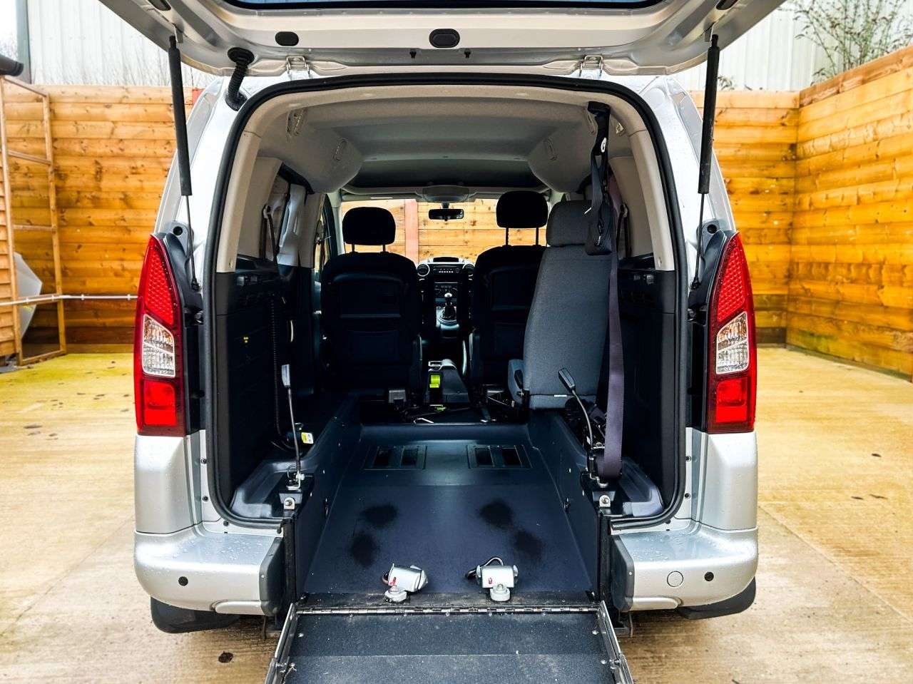 2015 PEUGEOT PARTNER TEPEE 2015 PEUGEOT PARTNER TEPEE