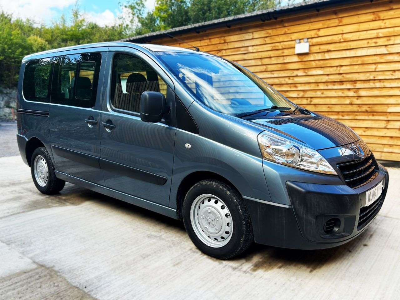 A 2016 PEUGEOT EXPERT TEPEE 2 Seat Passenger Up Front Wheelchair Accessible Vehicle WAV A 2016 PEUGEOT EXPERT TEPEE 2 Seat Passenger Up Front Wheelchair Accessible Vehicle WAV
