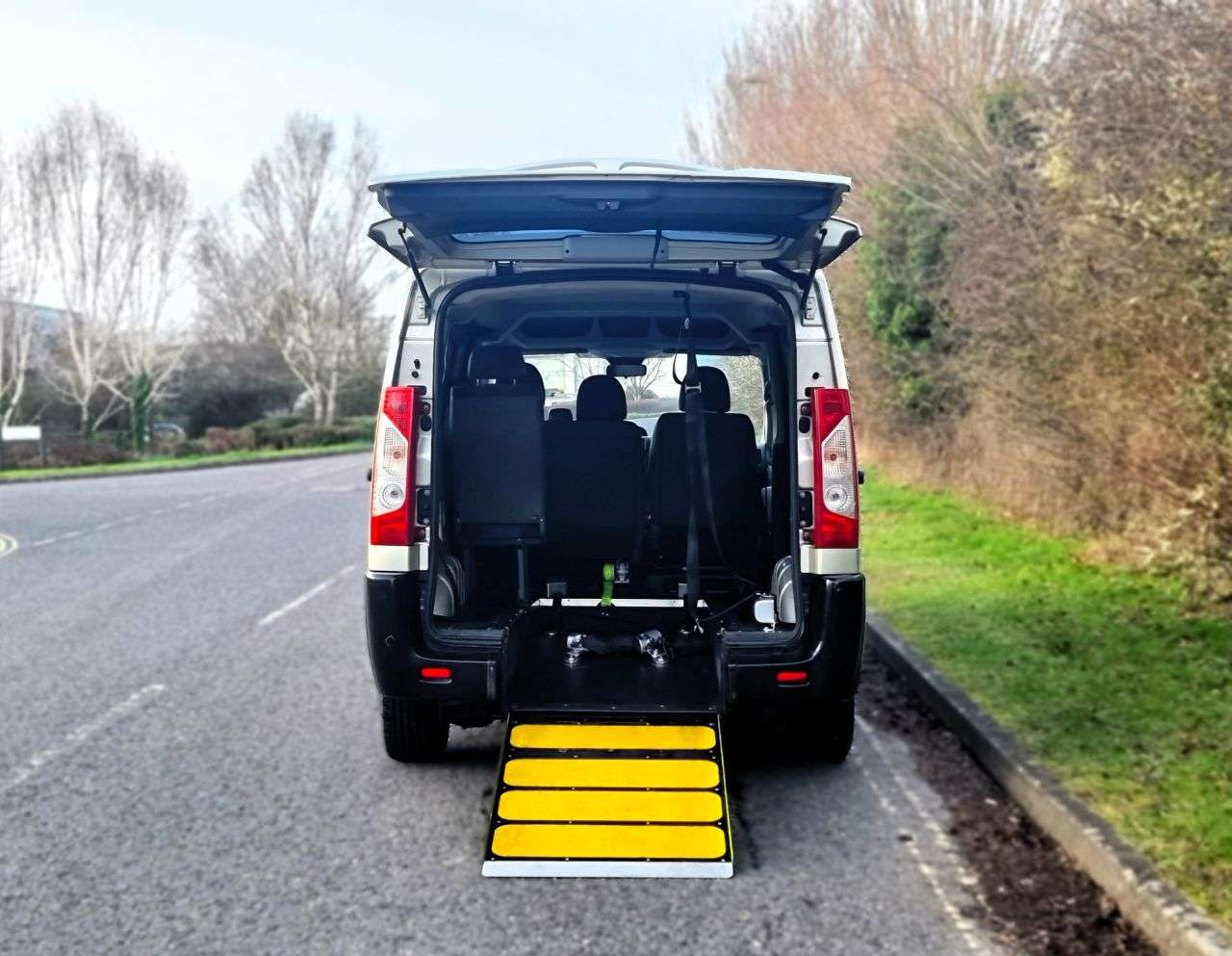 A 2014 PEUGEOT EXPERT HDI TEPEE COMFORT L1 A 2014 PEUGEOT EXPERT HDI TEPEE COMFORT L1