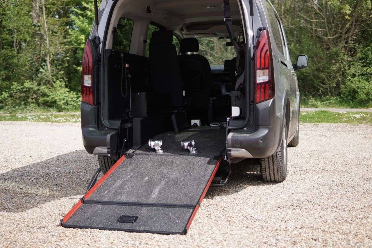 A 2021 PEUGEOT RIFTER SOR - LWB Auto 4 Seat Wheelchair accessible Disabled Access Ramp Car A 2021 PEUGEOT RIFTER SOR - LWB Auto 4 Seat Wheelchair accessible Disabled Access Ramp Car