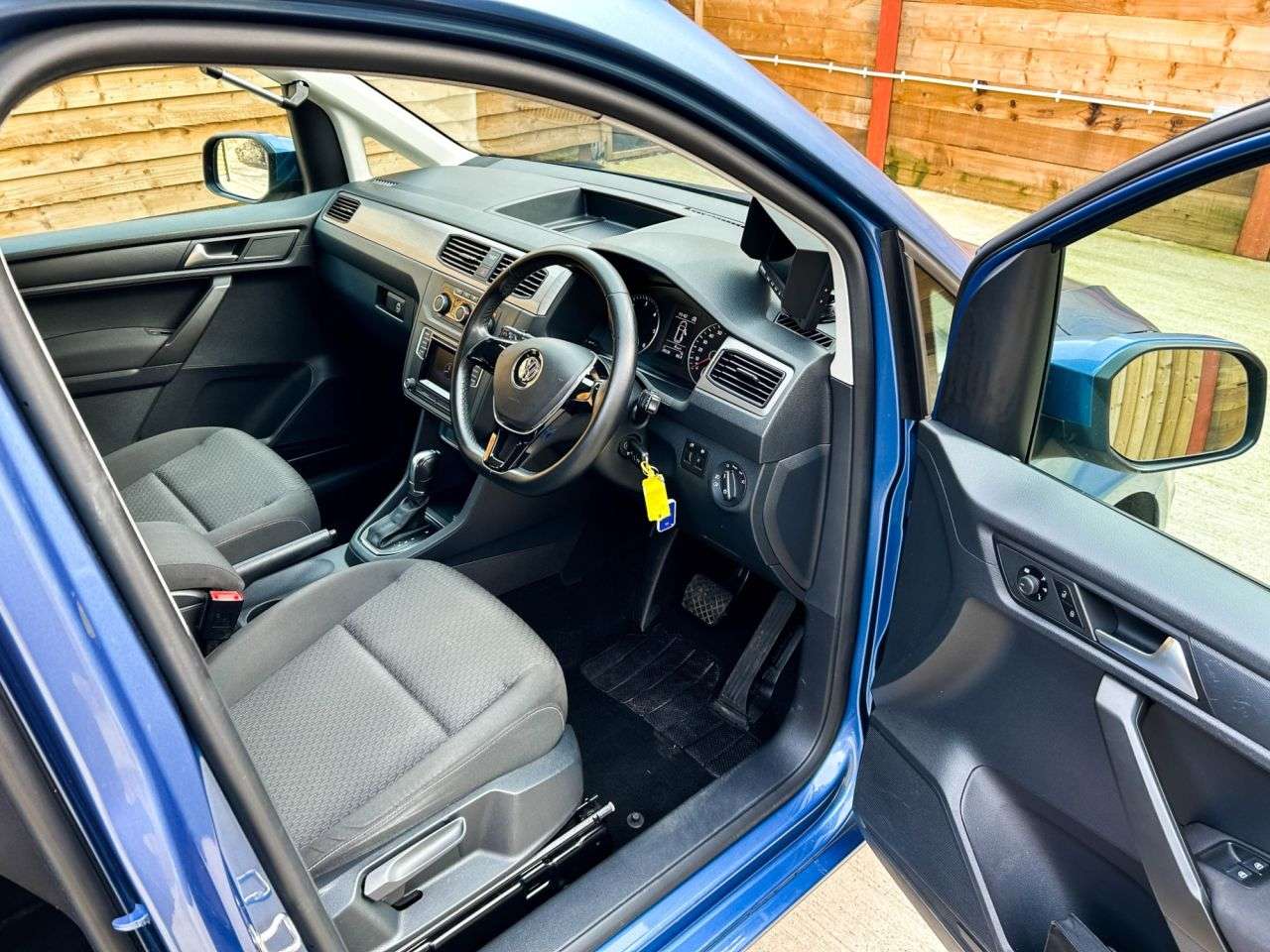 2017 VOLKSWAGEN CADDY LIFE 2017 VOLKSWAGEN CADDY LIFE