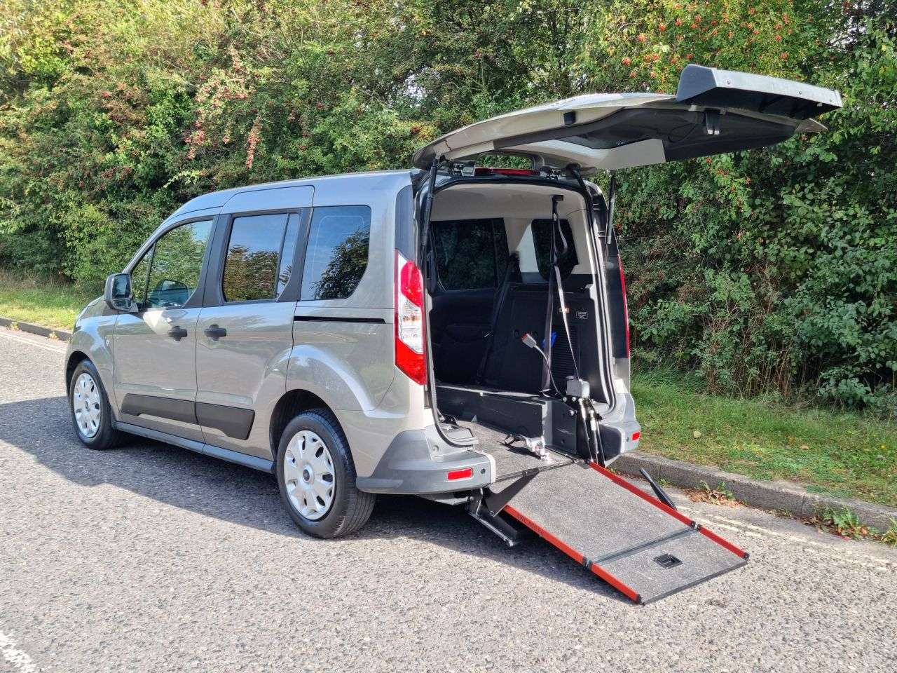 A 2016 FORD TOURNEO CONNECT 3 Seat Auto Wheelchair Accessible Disabled Access Ramp Car A 2016 FORD TOURNEO CONNECT 3 Seat Auto Wheelchair Accessible Disabled Access Ramp Car