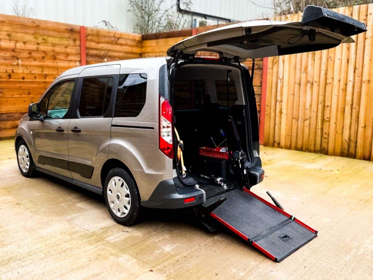 A 2016 FORD TOURNEO CONNECT 3 Seat Auto Wheelchair Accessible Disabled Access Ramp Car A 2016 FORD TOURNEO CONNECT 3 Seat Auto Wheelchair Accessible Disabled Access Ramp Car