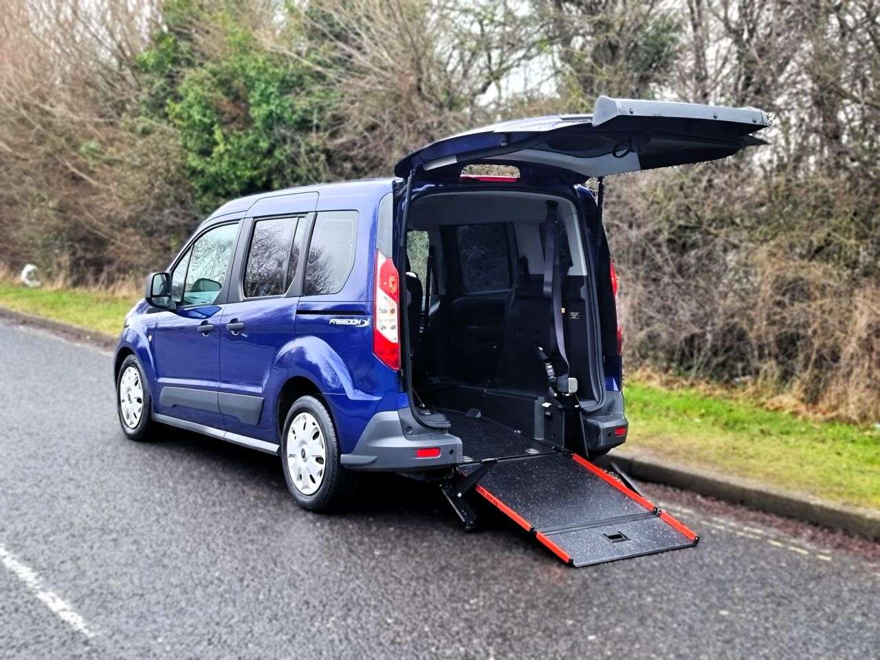 A 2017 FORD GRAND TOURNEO CONNECT 3 Seat Auto Wheelchair Accessible Disabled Access Ramp Car A 2017 FORD GRAND TOURNEO CONNECT 3 Seat Auto Wheelchair Accessible Disabled Access Ramp Car