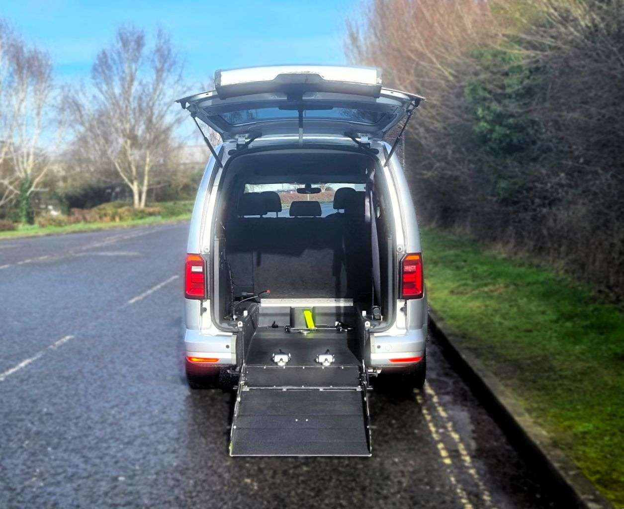 A 2018 VOLKSWAGEN CADDY MAXI C20 LIFE TDI A 2018 VOLKSWAGEN CADDY MAXI C20 LIFE TDI