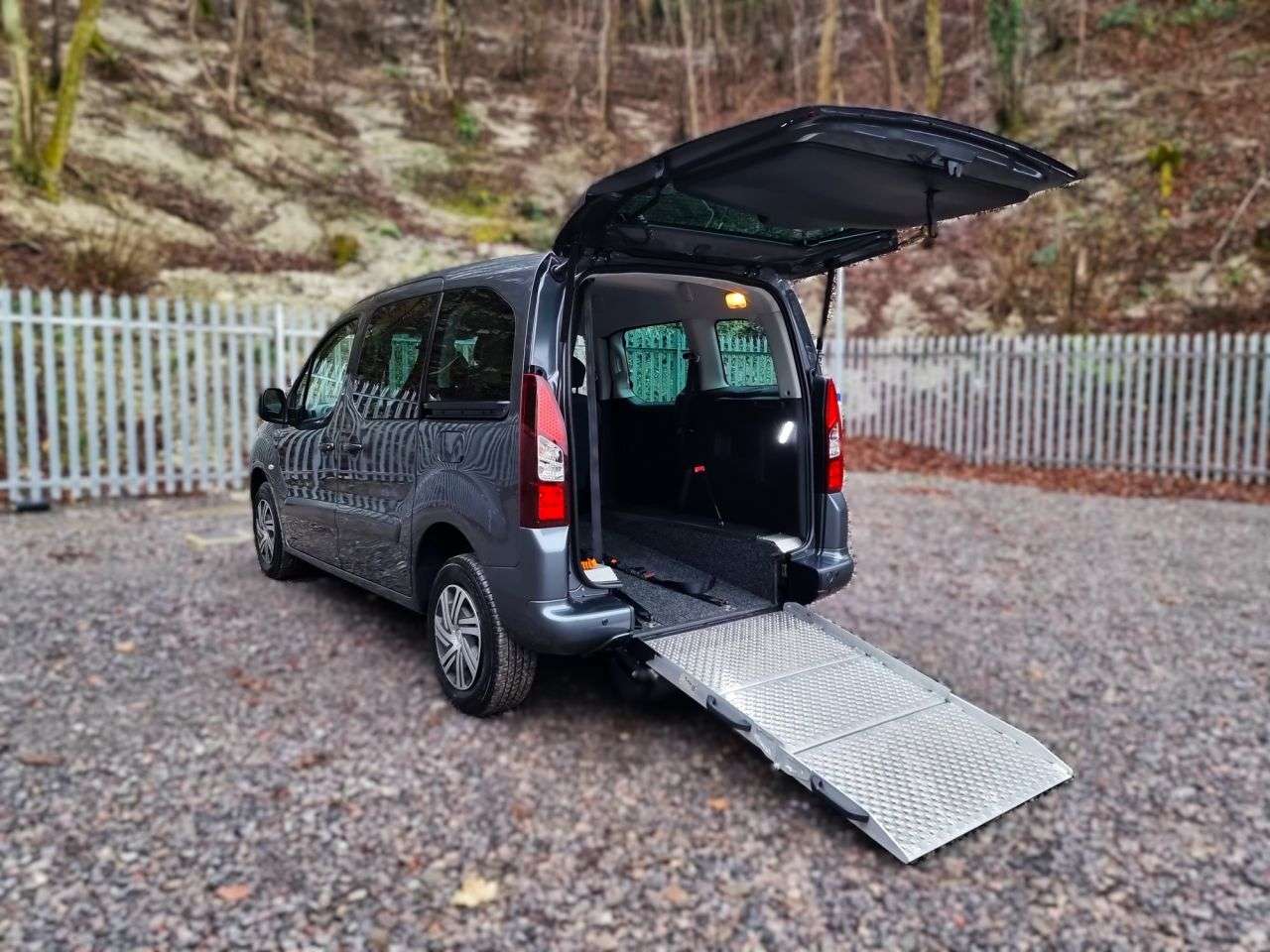A 2017 CITROEN BERLINGO MULTISPACE BLUEHDI FEEL ETG6 A 2017 CITROEN BERLINGO MULTISPACE BLUEHDI FEEL ETG6