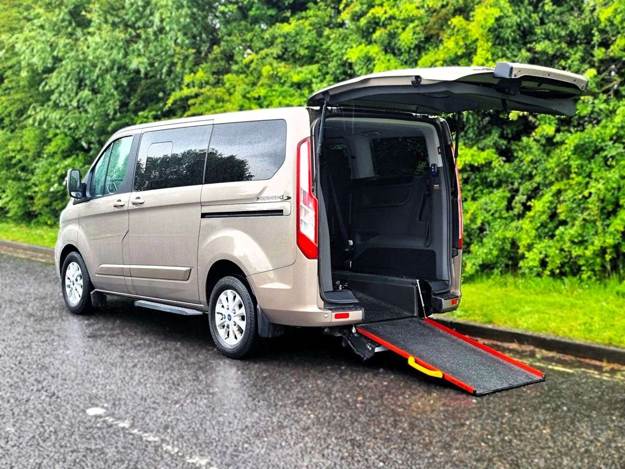 A 2019 FORD TOURNEO CUSTOM 5 Seat Auto Wheelchair Accessible Disabled Access Ramp Car A 2019 FORD TOURNEO CUSTOM 5 Seat Auto Wheelchair Accessible Disabled Access Ramp Car
