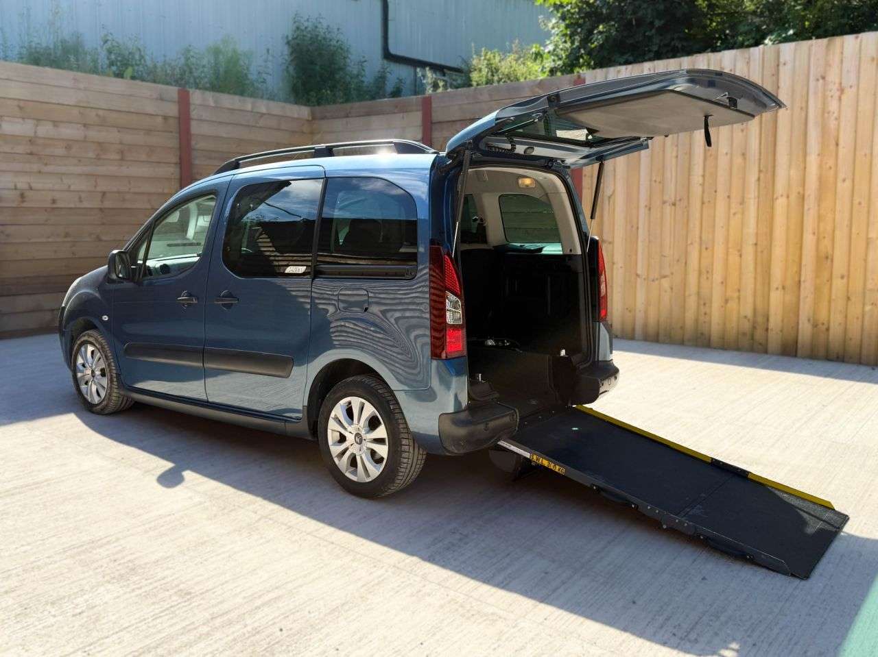 A 2015 CITROEN BERLINGO MULTISPACE 4 Seat Wheelchair Accessible Disabled Access Ramp Car A 2015 CITROEN BERLINGO MULTISPACE 4 Seat Wheelchair Accessible Disabled Access Ramp Car