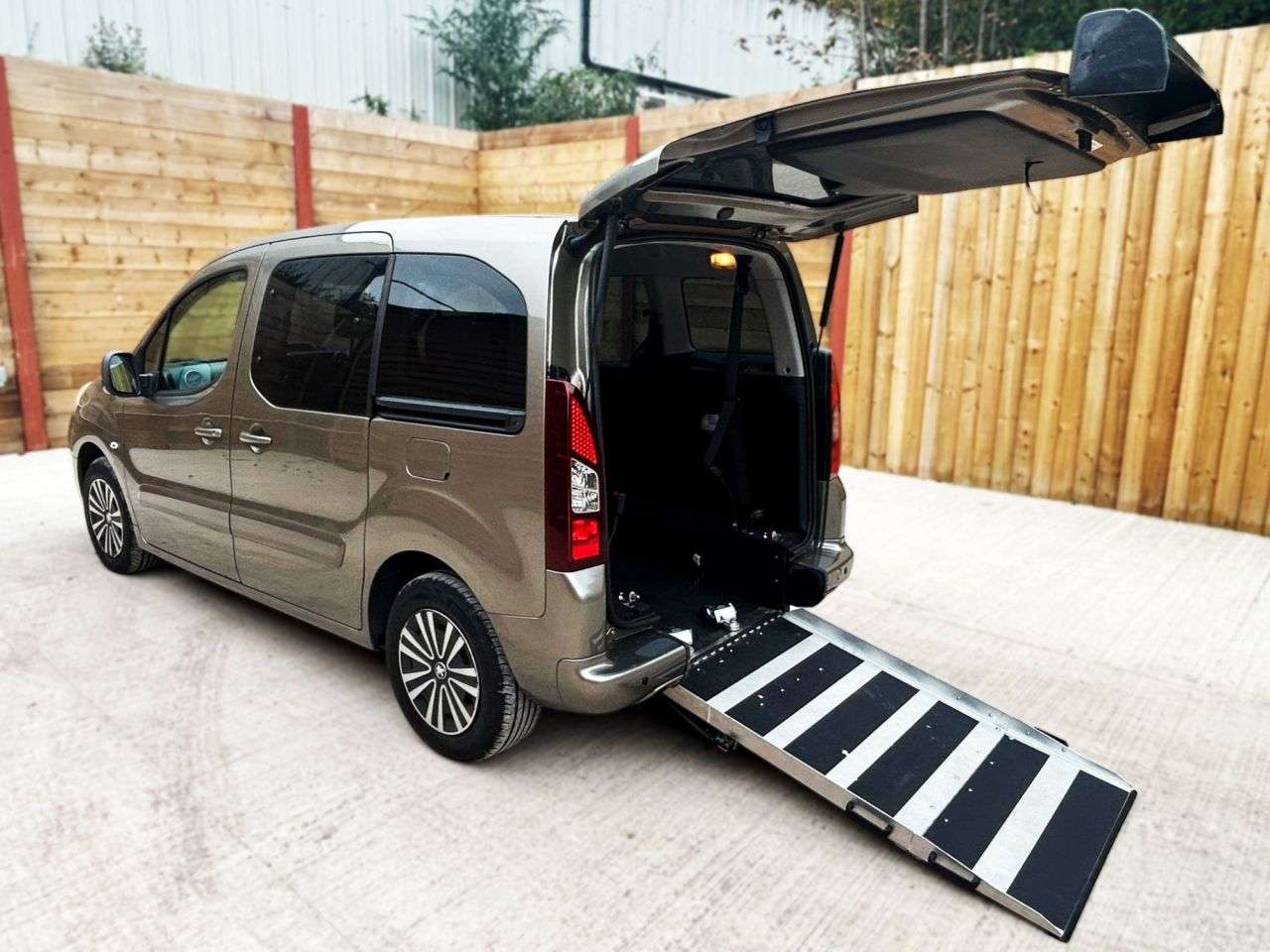 A 2013 PEUGEOT PARTNER TEPEE 3 Seat Automatic Wheelchair Accessible Disabled Access Ramp Car A 2013 PEUGEOT PARTNER TEPEE 3 Seat Automatic Wheelchair Accessible Disabled Access Ramp Car