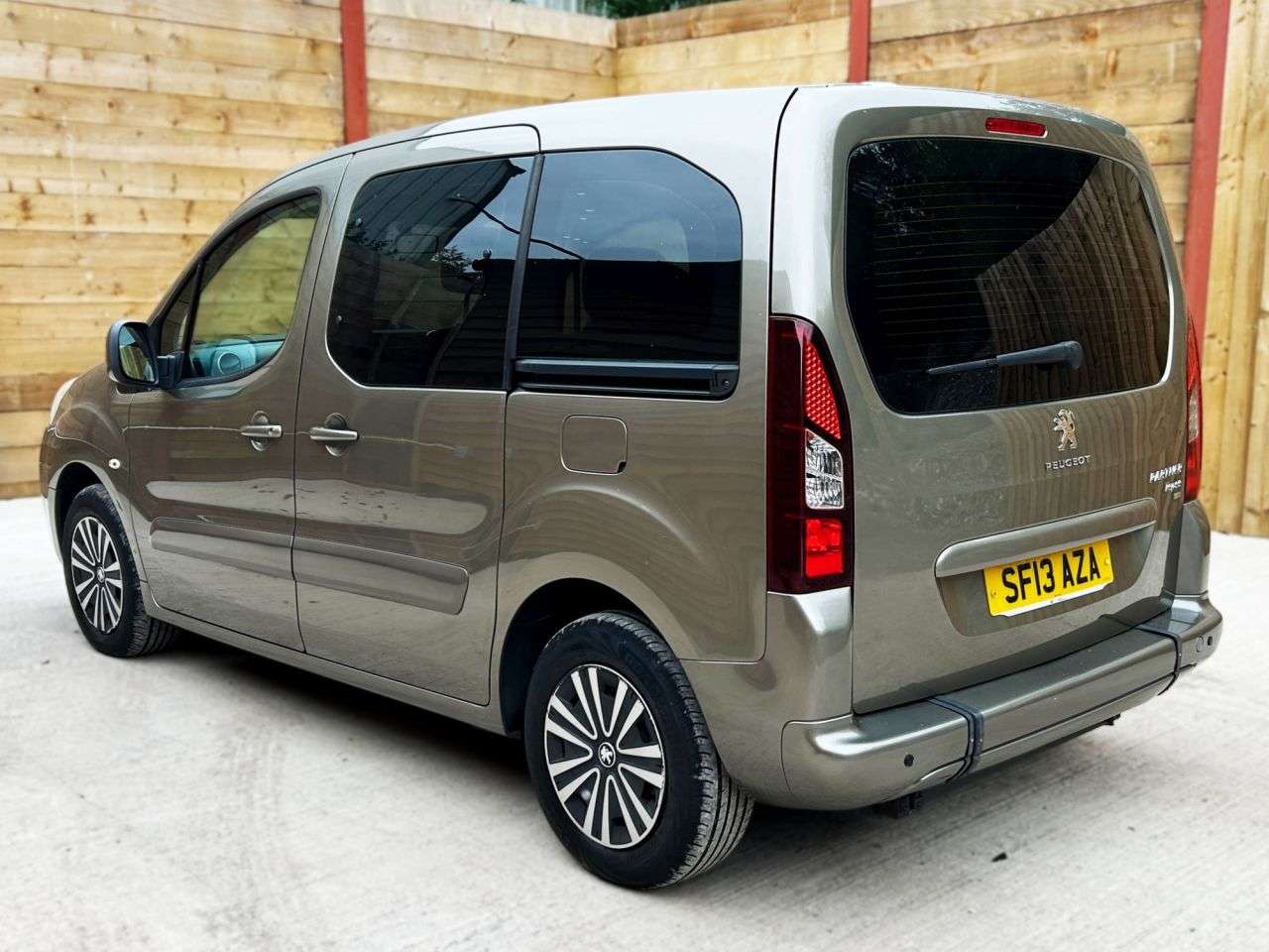 2013 PEUGEOT PARTNER TEPEE 2013 PEUGEOT PARTNER TEPEE