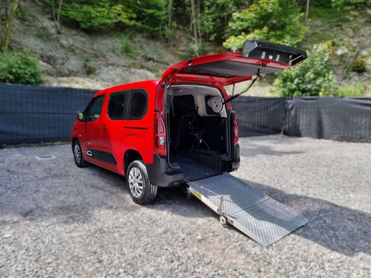 A 2019 CITROEN BERLINGO 3 Seat Auto Wheelchair Accessible Disabled Access With Power Ramp and Tailg A 2019 CITROEN BERLINGO 3 Seat Auto Wheelchair Accessible Disabled Access With Power Ramp and Tailg